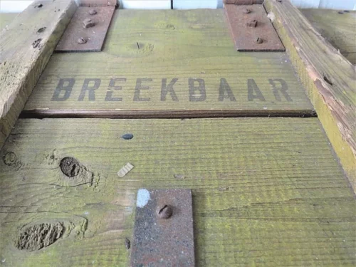 Gele kist met sterren