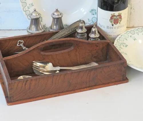 Antieke houten bestekbak met greep