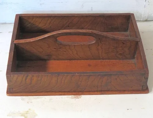 Antieke houten bestekbak met greep