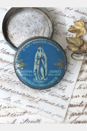 Lourdesblikje "Pastilles a L'Eau de la Grotte"