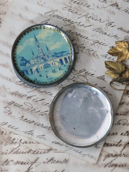 Lourdesblikje "Pastilles a L'Eau de la Grotte"