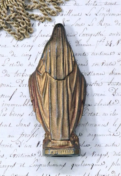 Oud metalen beeldje O.L.V.