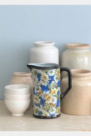 Antieke kan “Millefleurs”