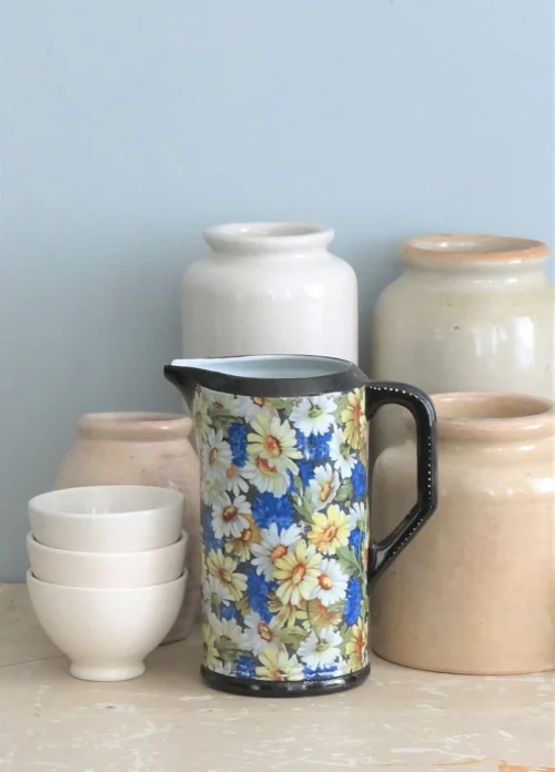 Antieke kan “Millefleurs”