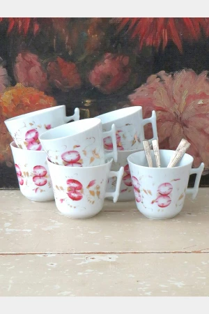 Antieke Franse chocoladekop “Bloemen”
