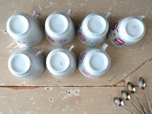 Antieke Franse chocoladekop “Bloemen”