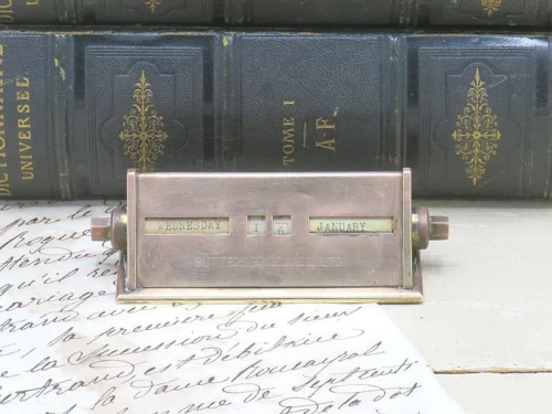 Antieke Engelse messing bureaukalender ” Butters Brothers & ‘Co Ltd”