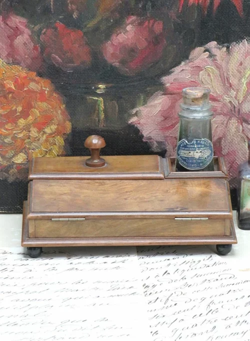 Oude houten bureau-organizer