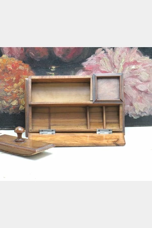 Oude houten bureau-organizer