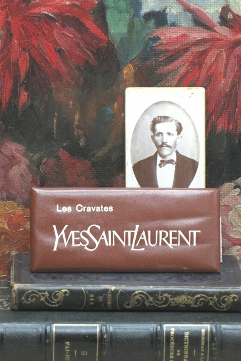 Reclamebordje  "Yves Saint Laurent"