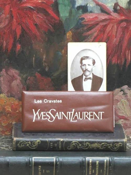 Reclamebordje  "Yves Saint Laurent"