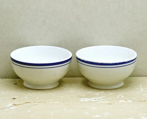 Set oude Frans spoelkommen - Longchamp wit/ blauw