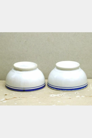 Set oude Frans spoelkommen - Longchamp wit/ blauw