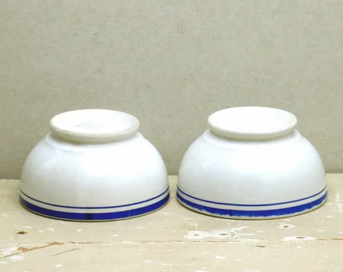 Set oude Frans spoelkommen - Longchamp wit/ blauw