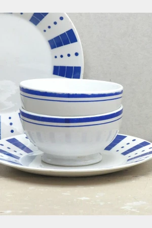 Set oude Frans spoelkommen - Longchamp wit/ blauw