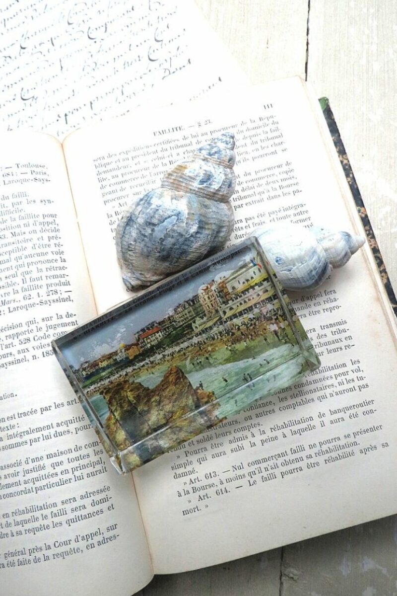 Oud Frans Presse-papier souvenir “Biarritz – La Grande Plage”
