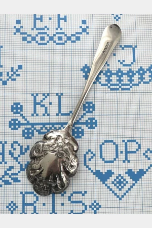 Antieke verzilverde  Engelse lepel Art-Nouveau -  Florale decoratie