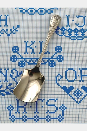 Engelse verzilverde suikerschep "B"