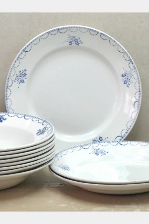 Frans diepbord Ceranord St Amand 427 "Bloemen blauw/wit"