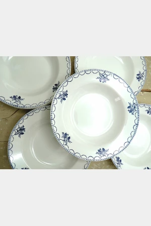 Frans diepbord Ceranord St Amand 427 "Bloemen blauw/wit"