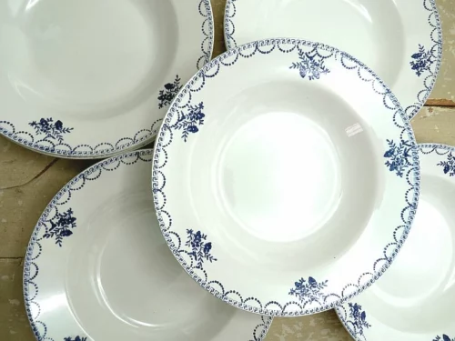 Frans diepbord Ceranord St Amand 427 "Bloemen blauw/wit"