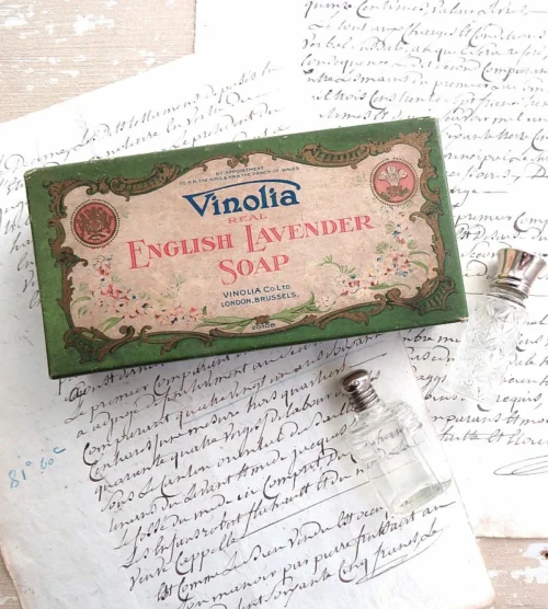Oude zeepdoos Vinolia "English Lavender Soap"