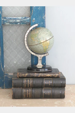 Engelse vintage metalen globe “The Chad Valley Co LTD England” No. 10152