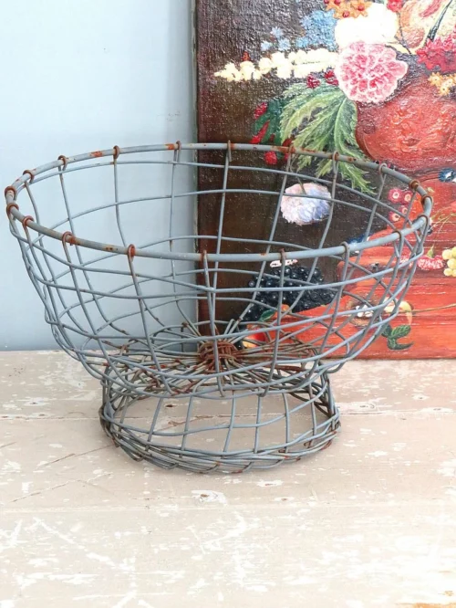Stoere ijzeren mand