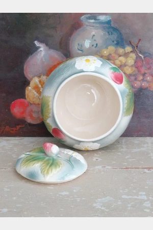 Oude koekjes-/ chocolade schaal/ pot met deksel -St. Clement France