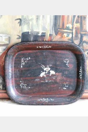 Frans dienblaadje – Toleware