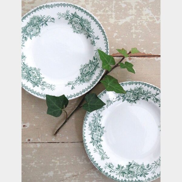 Oud bord Boch La Louvière  "Minerva"