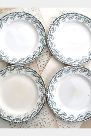 Oude Franse dessertbordjes – St. Amand “Rejane”