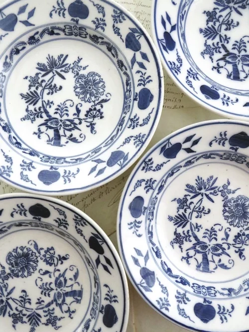 Antiek diep bord "Zwiebelmuster"  Blue Danube