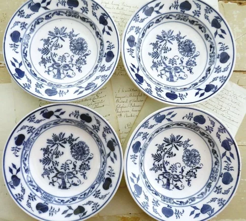 Antiek diep bord "Zwiebelmuster"  Blue Danube
