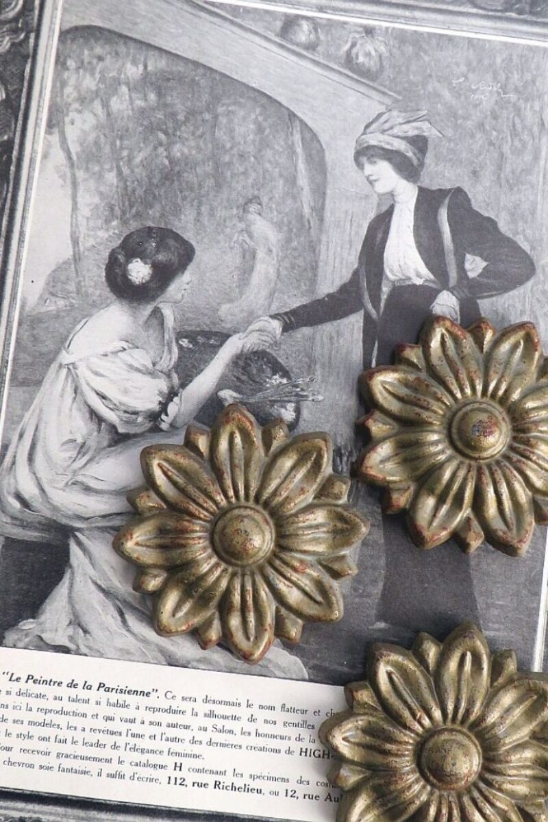 Antieke Franse bronzen bloemrozetten