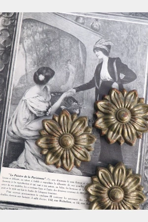 Antieke Franse bronzen bloemrozetten