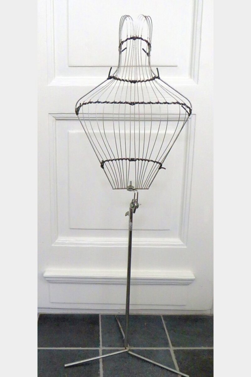 Franse draad mannequin / winkeldisplay, jaren 50 – (klein)