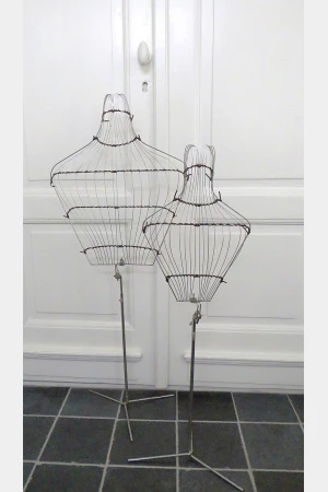 Franse draad mannequin / winkeldisplay, jaren 50 -  (groot)