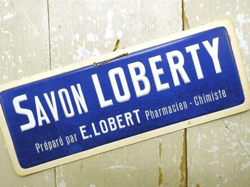 Oud Frans recamebordje "Savon Loberty"