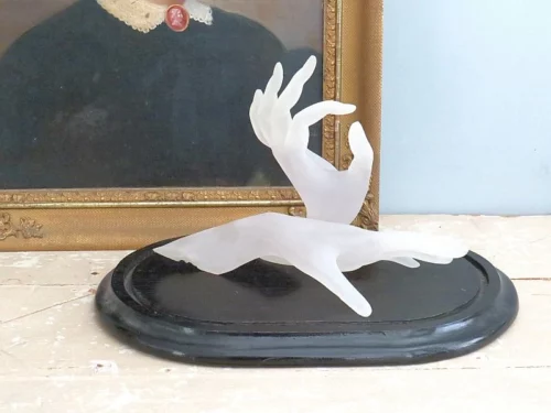 Set van 2 Franse vintage winkeldisplay’s “Dames-handen”