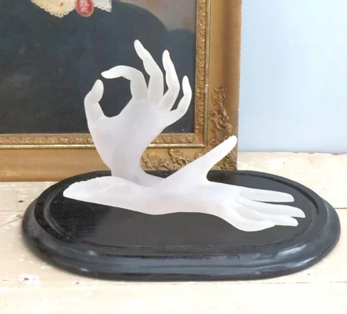 Set van 2 Franse vintage winkeldisplay’s “Dames-handen”