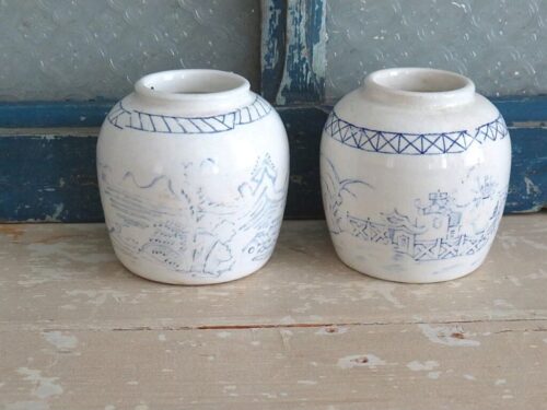 Oude gemberpot wit/ blauw