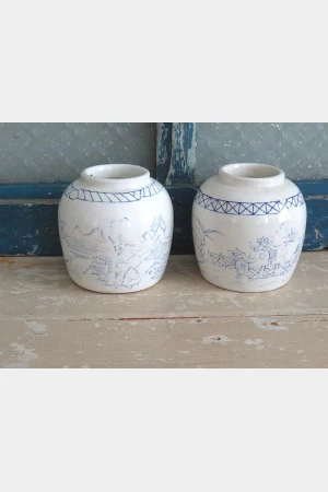 Oude gemberpot wit/ blauw