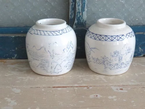 Oude gemberpot wit/ blauw