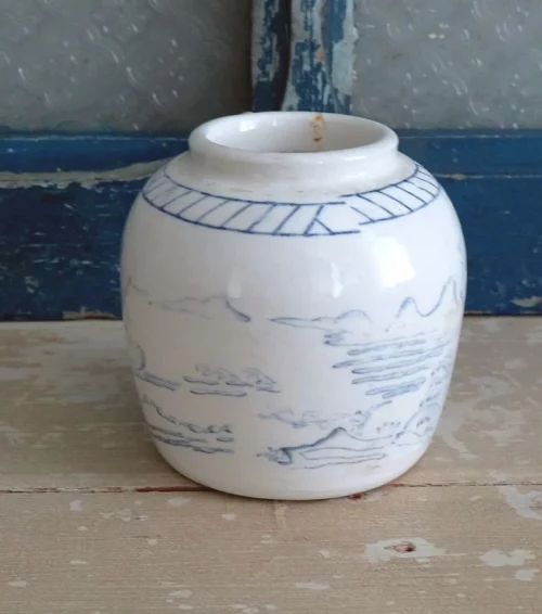 Oude gemberpot wit/ blauw