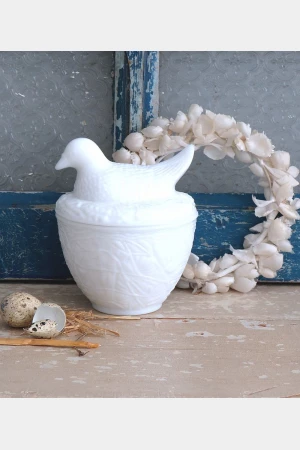 Oud  Opaline dekseldoosje "Vogel op nestje"