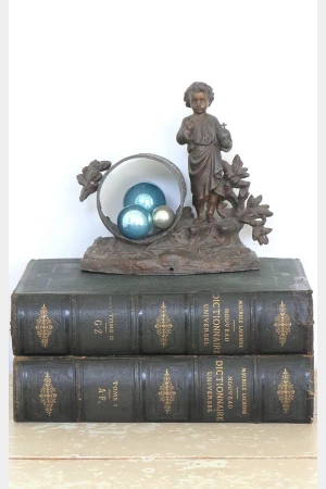 Antiek Frans klokornament met beeldje