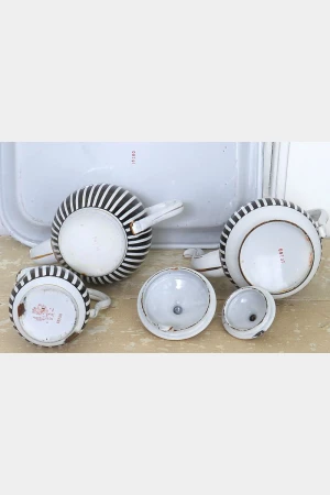 Oude Franse emaille thee- & koffieset " Art-Deco"