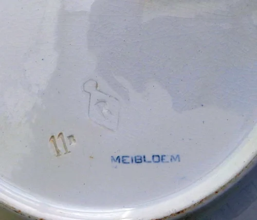 Schaal Petrus Regout "Meibloem"
