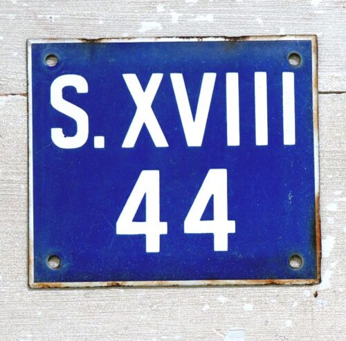 Oud emaille bordje “S.XVIII 44”